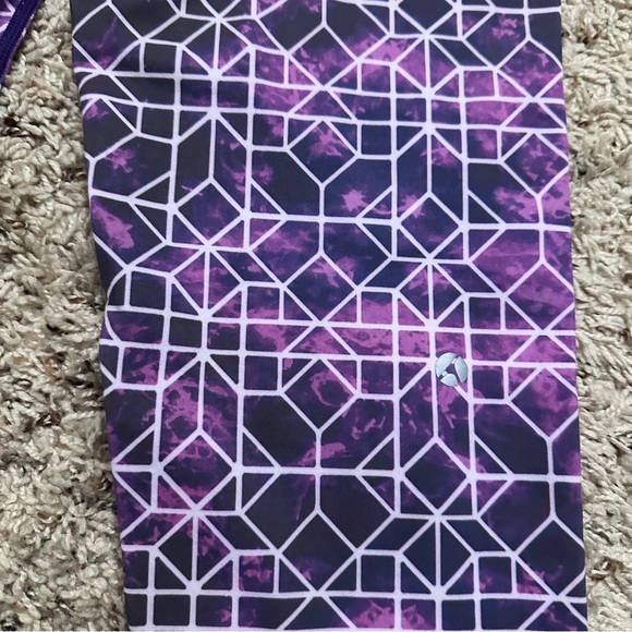 Avocado Purple Space Geometric‎ Capri Leggings Women’s Size Medium/Large Workout - Picture 12 of 16